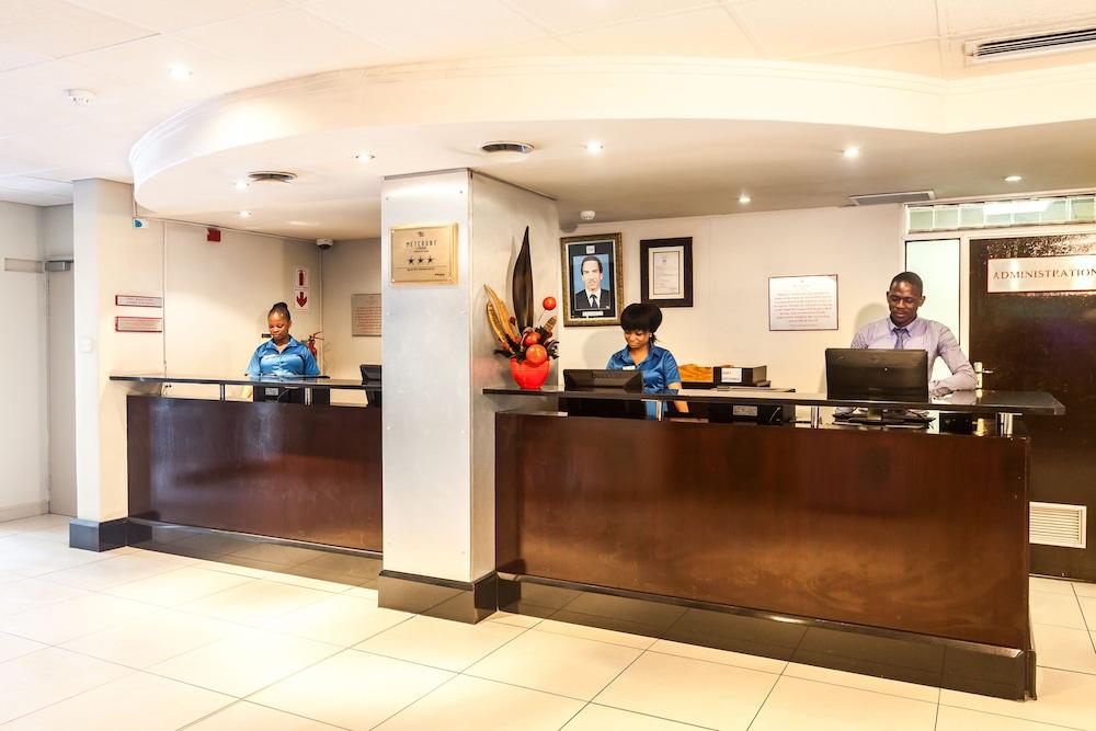 Peermont Metcourt Hotel Francistown Exterior foto