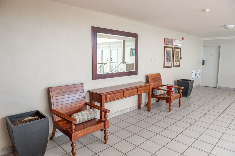 Peermont Metcourt Hotel Francistown Exterior foto