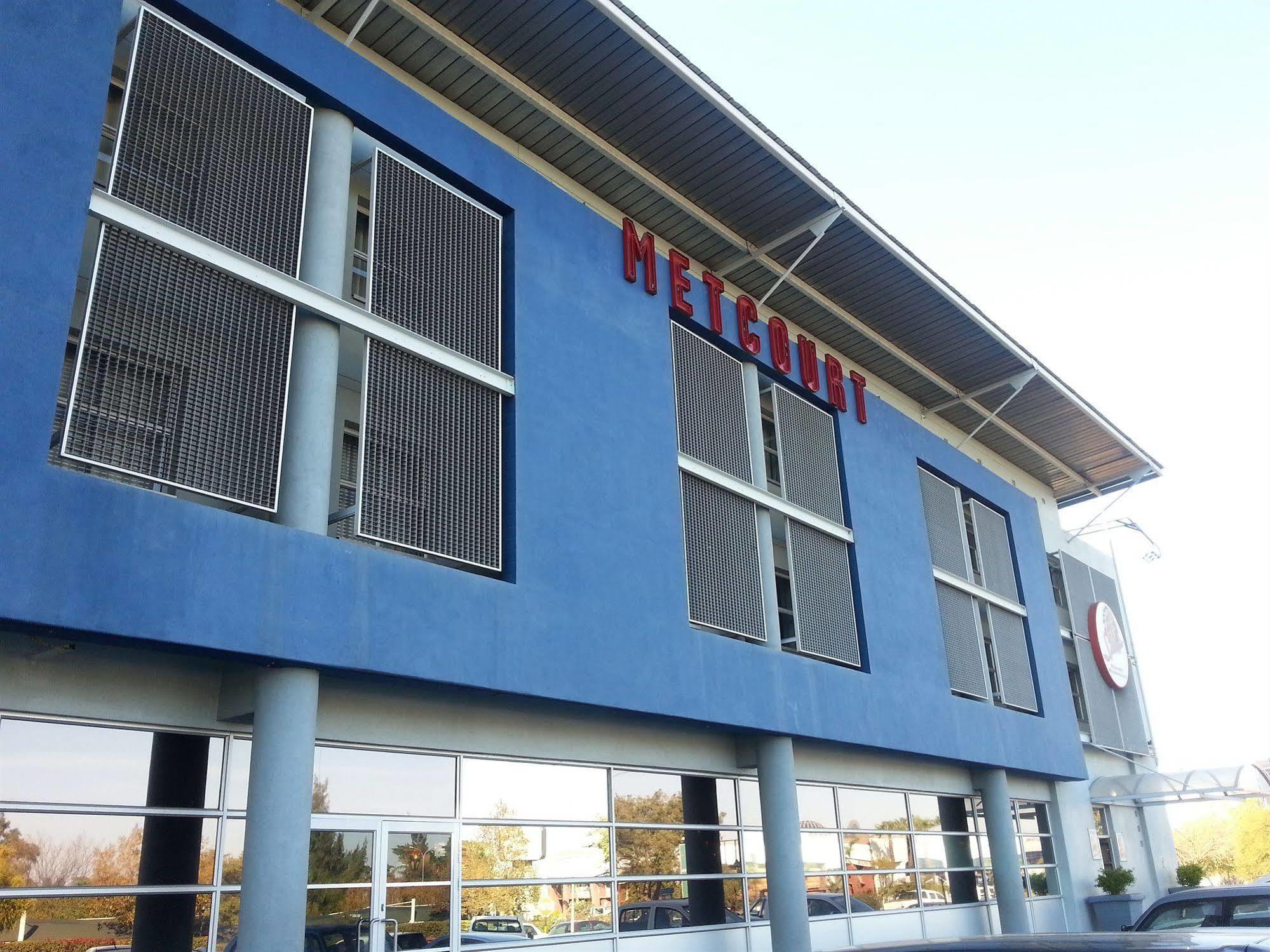 Peermont Metcourt Hotel Francistown Exterior foto