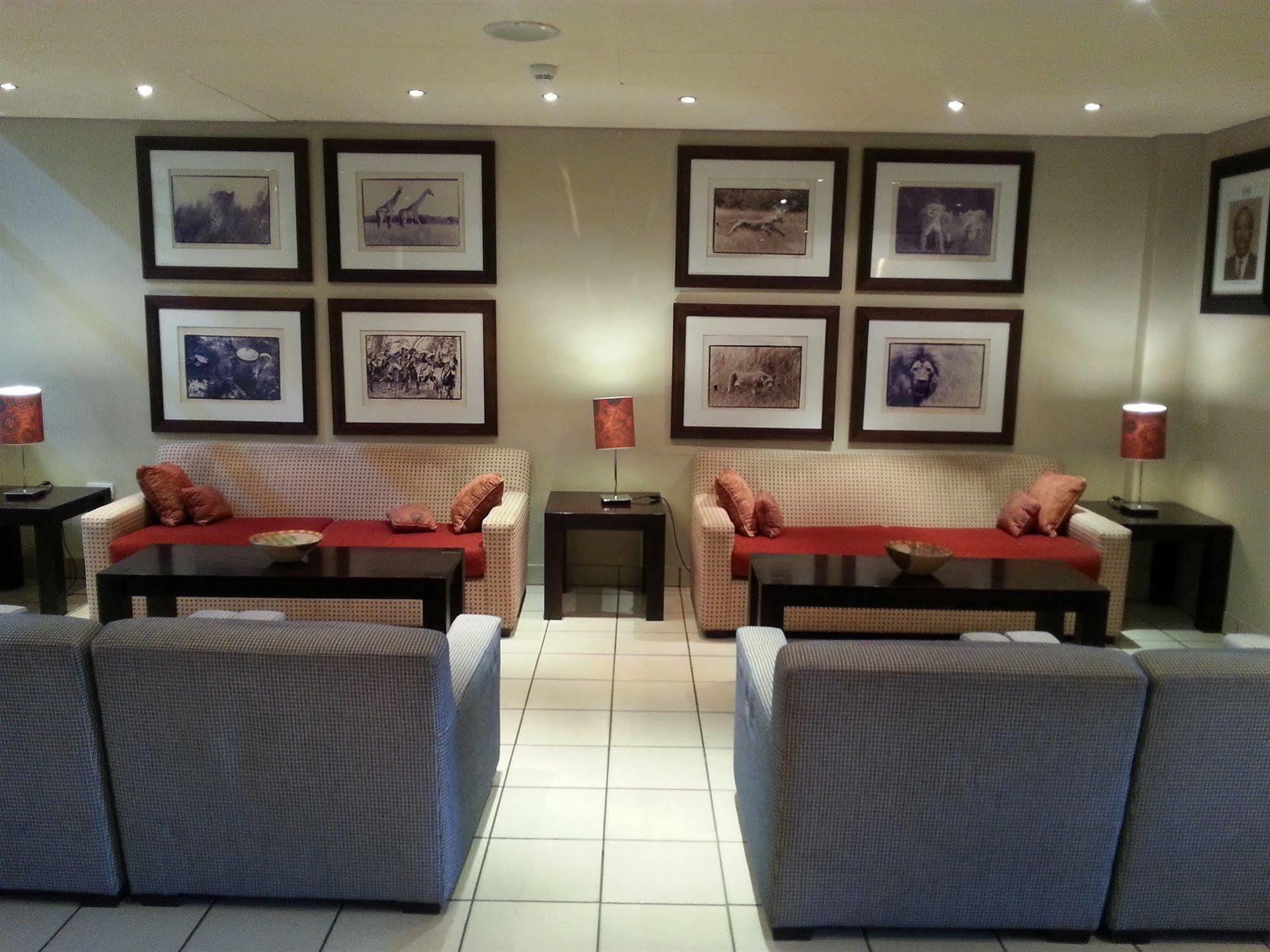 Peermont Metcourt Hotel Francistown Exterior foto