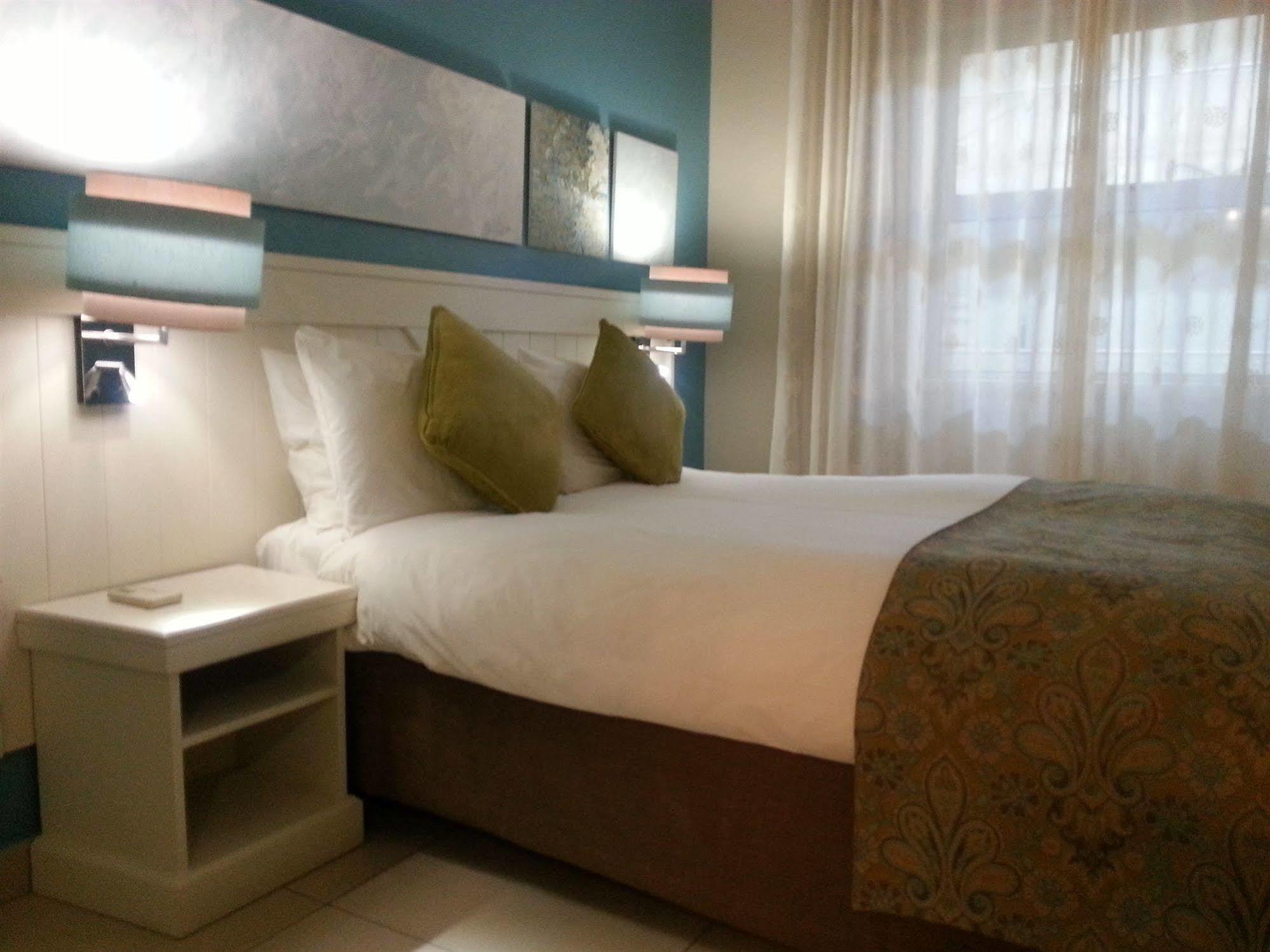 Peermont Metcourt Hotel Francistown Exterior foto