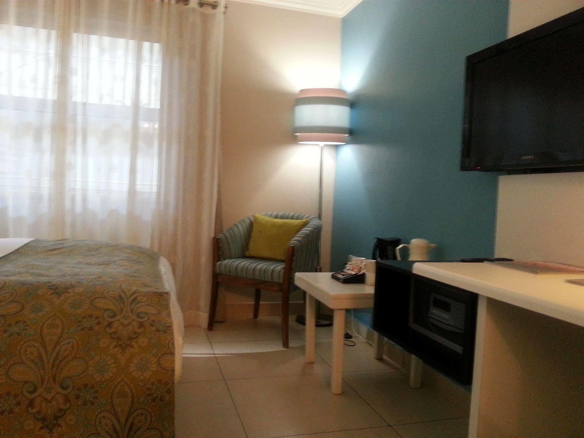 Peermont Metcourt Hotel Francistown Exterior foto