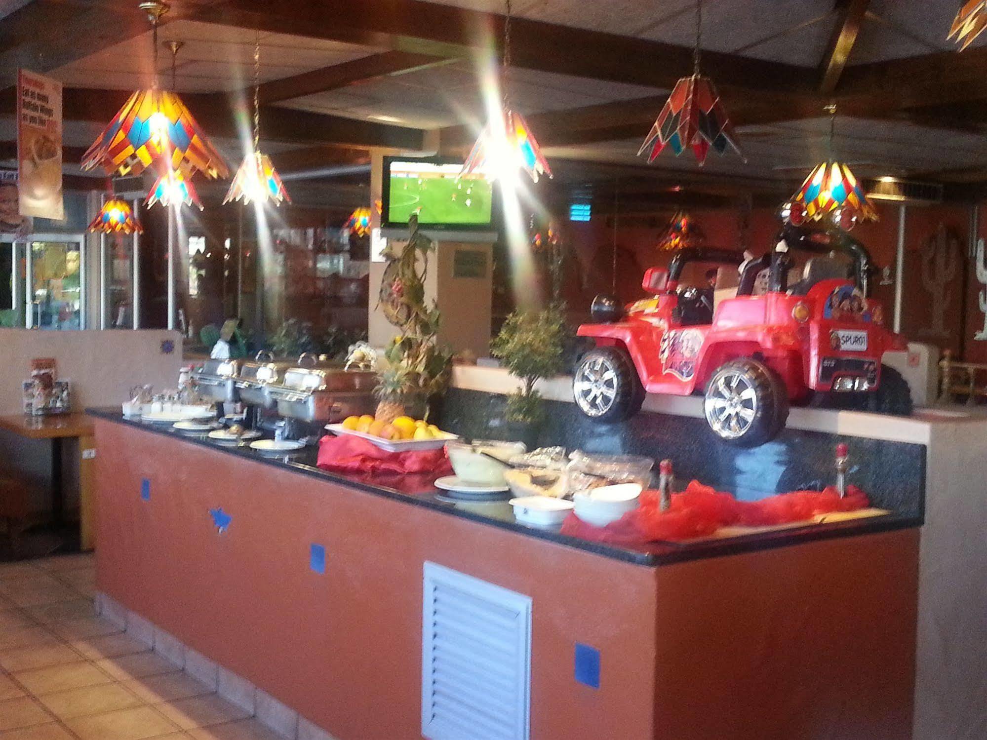 Peermont Metcourt Hotel Francistown Exterior foto